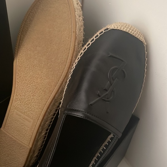 YSL SHOE SIZE 381/2 WITH BOX Worn only ONCE! GREAT AS NEW - Picture 2 of 2